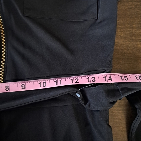 Michael Kors Sleeveless Black Romper-Jumpsuit Belted Size Medium Gold Hardware - Picture 9 of 9